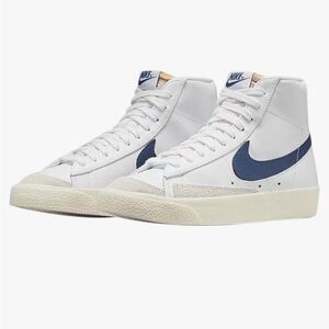 Nike womens Blazer Mid 77